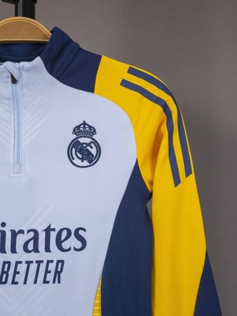 طقم تمارين ريال مدريد 2025