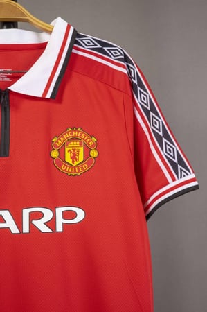 طقم مانشيستر يونايتد كلاسيكي