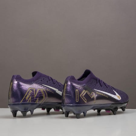 جزمة كرة قدم Nike