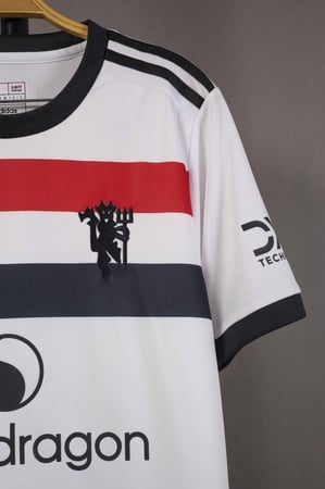 طقم مانشستر يونايتد الاحتياطي 2024/2025