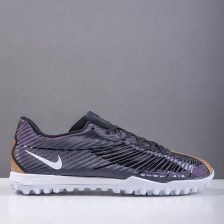 جزمة كرة قدم Nike