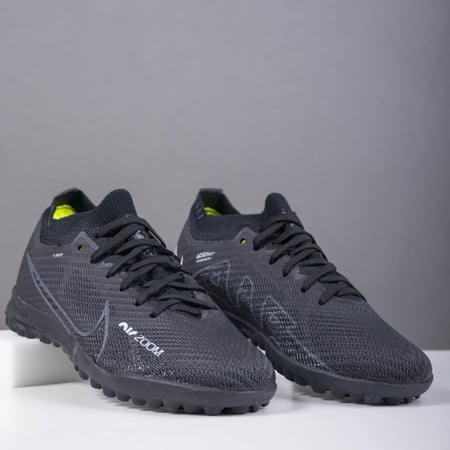 جزمة كرة قدم Nike