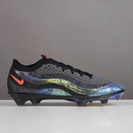 جزمة كرة قدم Nike