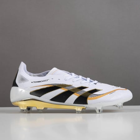 جزمة كرة قدم Adidas