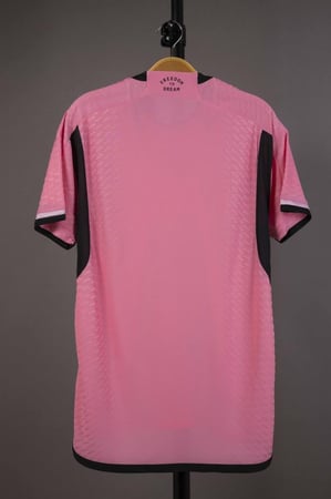 طقم انتر ميامي الاساسي 2024/2025