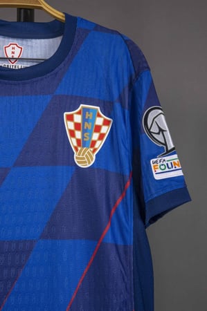 طقم منتخب كرواتيا الاحتياطي 2024/2025