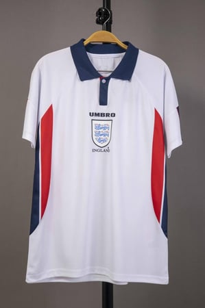 طقم منتخب انجنترا كلاسيكي