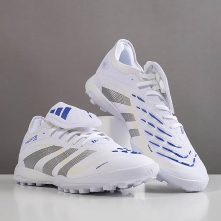 جزمة كرة قدم Adidas