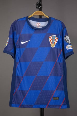 طقم منتخب كرواتيا الاحتياطي 2024/2025