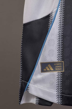 طقم نيوكاسل الاساسي 2025/2026