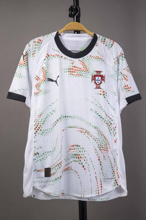طقم البرتغال الاحتياطي 2025/2026