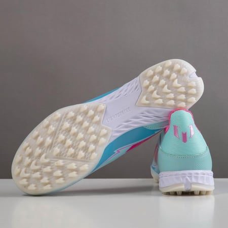 جزمة كرة قدم adidas