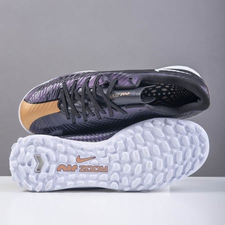 جزمة كرة قدم Nike