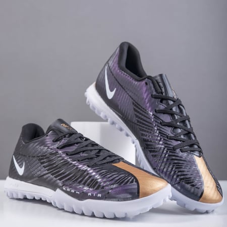 جزمة كرة قدم Nike