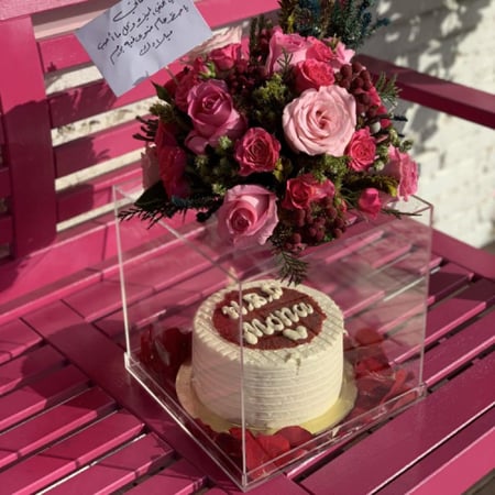 بوكس اكريليك بالورد والكيك