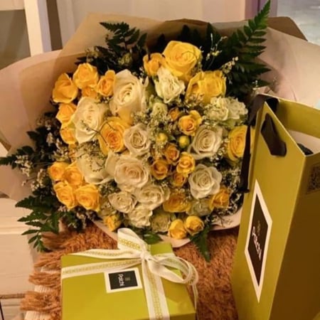 باقة ورد وتشوكلت من باتشي