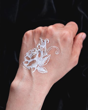 استيكر تاتو مؤقت ورد طائفي بلونين ابيض و بني