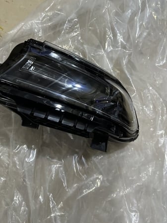 شمعة امامي تشارجر 2015+ يسار