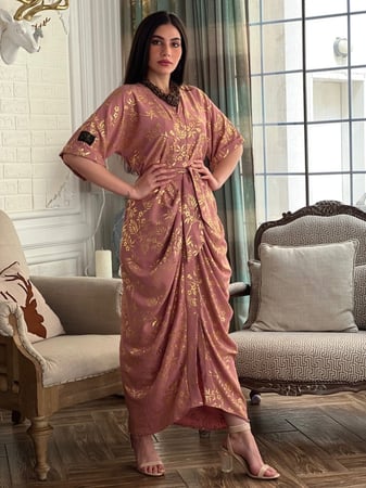 فستان درابيه بحزام عريض ولوقو دار نجود