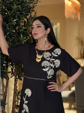 دراعه رمضانية سوداء مطرزة بخيوط القصب رقم 19