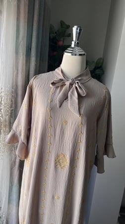 دراعه رمضانية بيج حرير مغسول مكرمش مطرزة بخيوط القصب