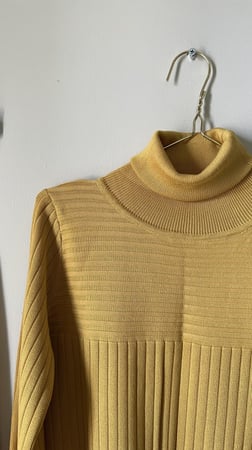 طقم شتوي أصفر فري سايز