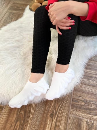 حذاء رياضي أبيض لين وعملي ومريح رقم 11