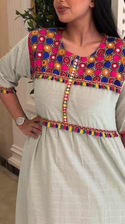 دراعة الأم رمضانية لون تيفاني تطريز بدوي انيقه ومناسبه للبيت المقاس فري سايز