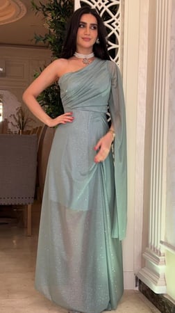 فستان العيد الأنيق لون تيفاني بلمعه مناسب للسهرات