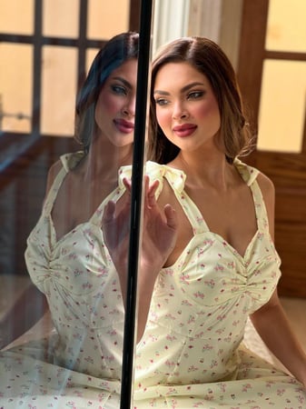 فستان العيد اصفر مورد زاهي وخفيف بدون اكمام ربطة عالكتف رقم 1