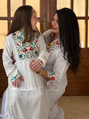 دراعه الأم وبنتها ابيض رقم 54