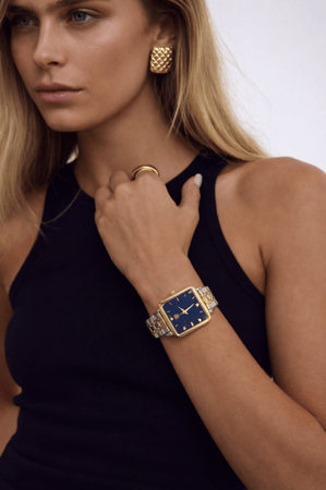 ساعة يد انيقة وملفته