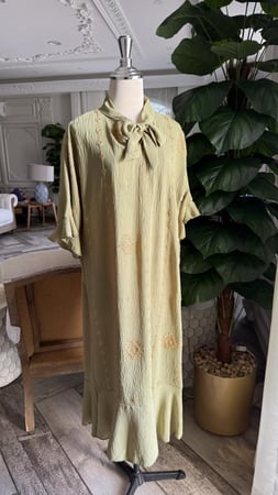 دراعه رمضانية تفاحي حرير مغسول مكرمش مطرزة بخيوط القصب