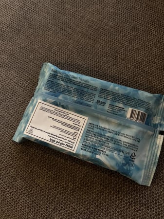 مناديل إزالة العرق بمادة المنتول المعقمه والمطهره والمهدئة للمنطقة