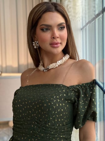 فستان زيتي شيفون مبطن عالي الجودة مطرزة بخيوط القصب الذهبية اوف شولدر رقم 28