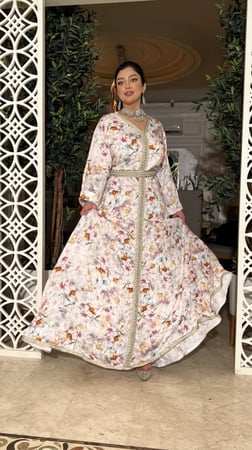 قفطان مغربي فاخر جداً اوف وايت مشجر مزين بالقفطان رقم 36