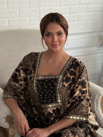 فستان / دراعه قطن بني مشجرة جلد نمر وملونه ومطرز بالفصوص رقم 60