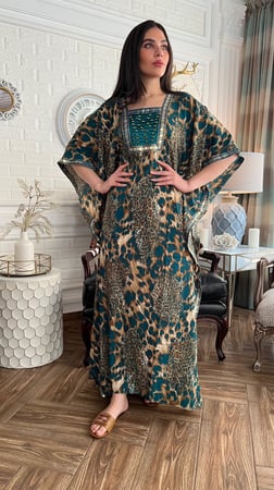 فستان / دراعه قطن اخضر مشجرة وملونه ومطرز بالفصوص رقم 60