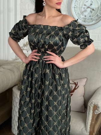 فستان زيتي طويل تفته عالية الجودة مطرز بخيوط القصب الذهبية اوف شولدر رقم 25