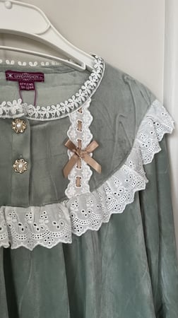 بجامة الأميرات شتوية مخمل أنيقة