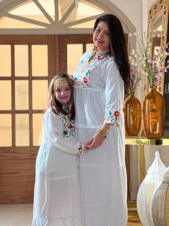 دراعه الأم وبنتها ابيض رقم 54