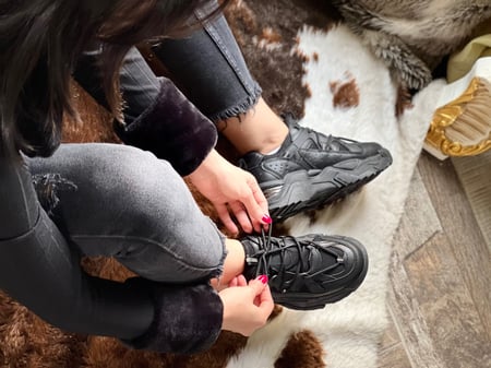 حذاء رياضي أسود مرتفع عملي وخفيف رقم 7