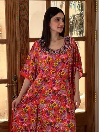 فستان / دراعه قطن مشجر مطرز ومزين بالفصوص رقم 58