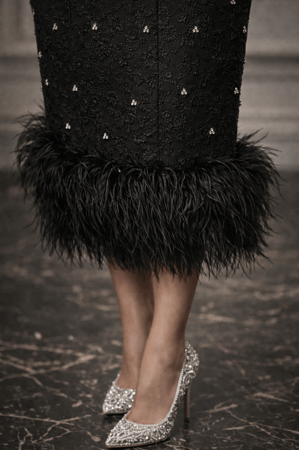 فستان سهرة فخم جداً جودته جداً عاليه من حيث الخامه والخياطه والتفاصيل والفينيشينق