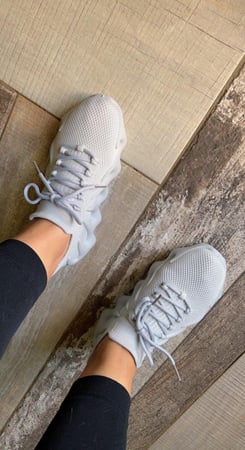 حذاء رياضي رصاصي فاتح موديل رقم 1