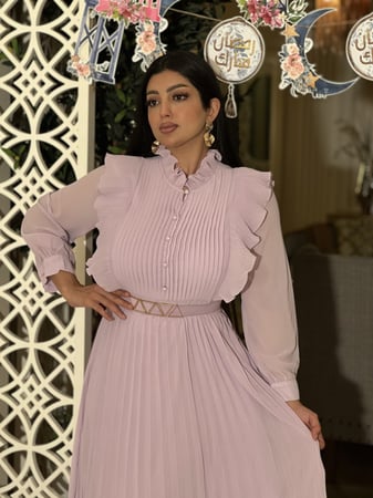 فستان العيد بليسيه بأكمام شيفون موف بحزا