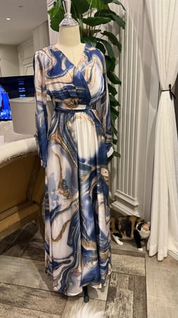 فستان العيد ازرق مموج