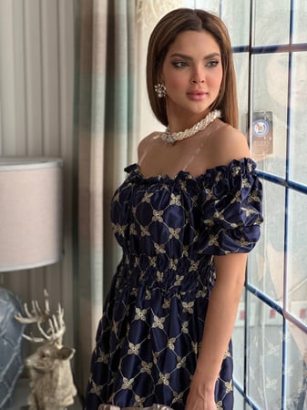 فستان كحلي تفته عالية الجودة مطرز بخيوط القصب الذهبية اوف شولدر رقم 25