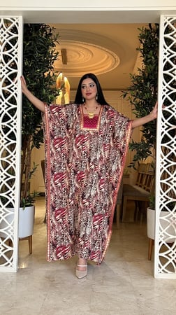 فستان / دراعه قطن مشجرة وملونه  باللون احمر ومطرز بالفصوص رقم 59