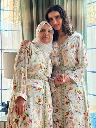 قفطان مغربي فاخر جداً اوف وايت مشجر مزين بالقفطان رقم 36